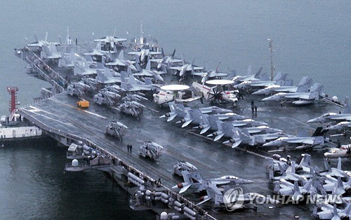 중국인 유학생들이 드론 촬영한 미국 항공모함 시어도어 루스벨트 호.[연합뉴스 자료사진]